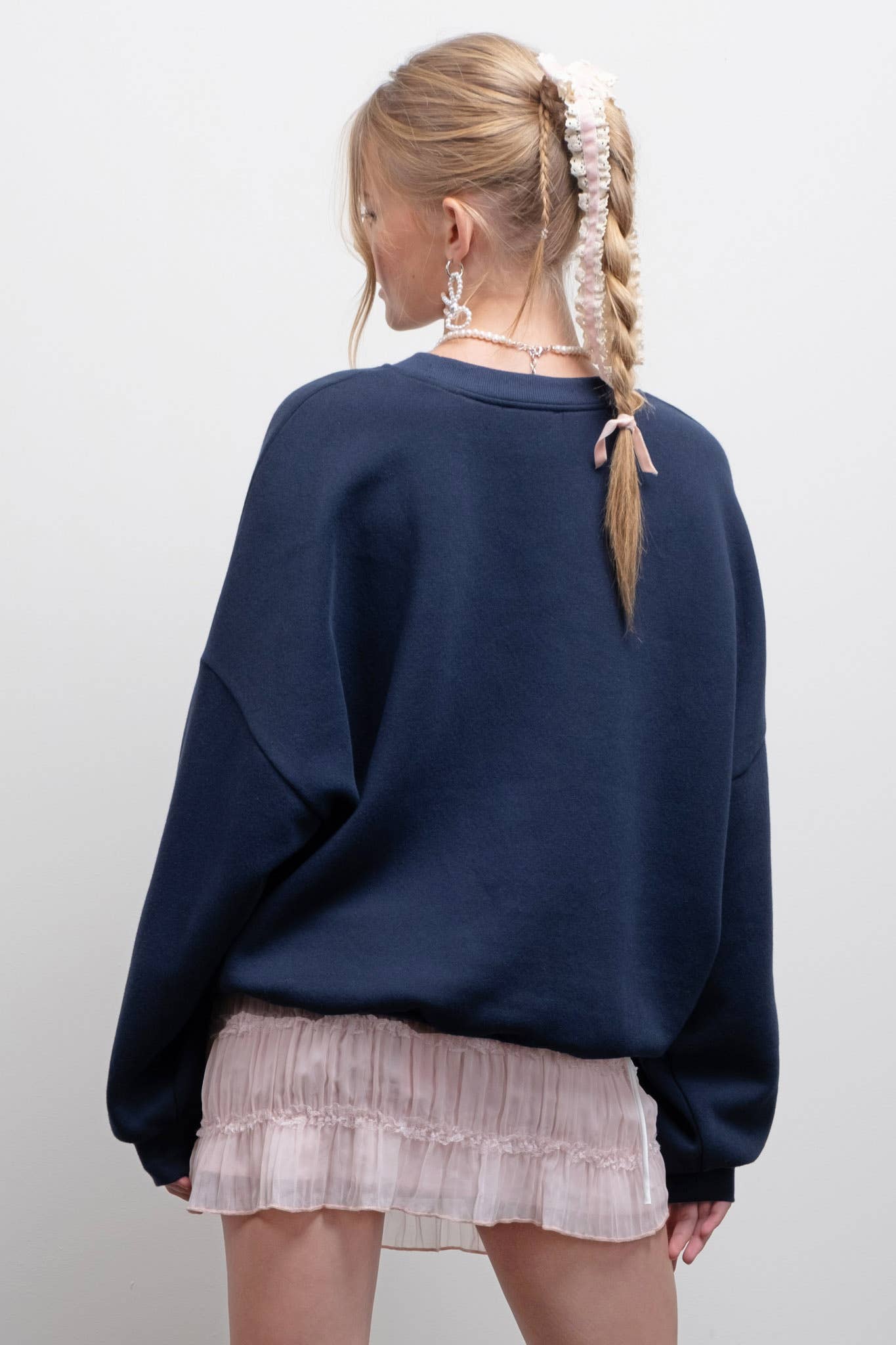 BOW CREW NECK SWEATSHIRT